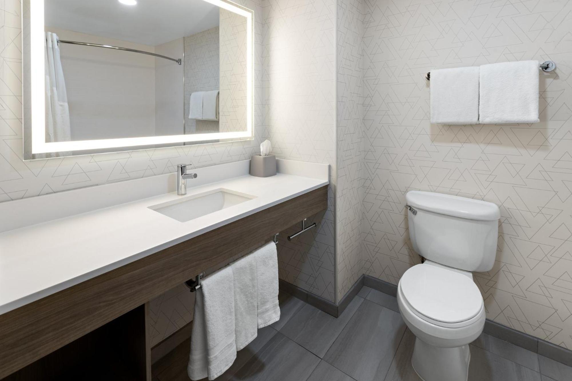 Holiday Inn Express Hotel & Suites Freeport By Ihg Zewnętrze zdjęcie